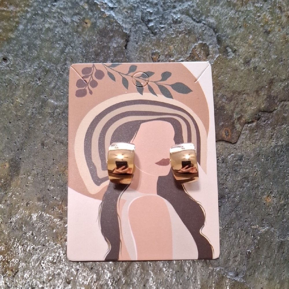 Elegant Gold Hoop Earrings